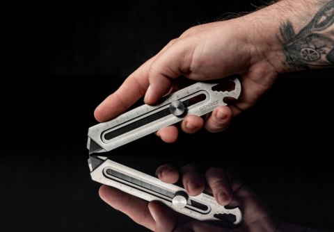 Nóż uniwersalny 6 w 1 stal nierdzewna SK2 18 mm PRONU135